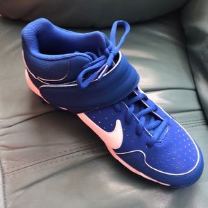 Boys baseball cleats